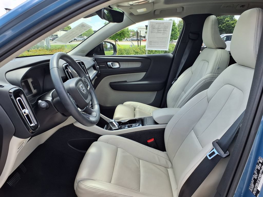 Certified 2023 Volvo XC40 B5 Ultimate w/ Protection Package Premier AWD/4WD image 14