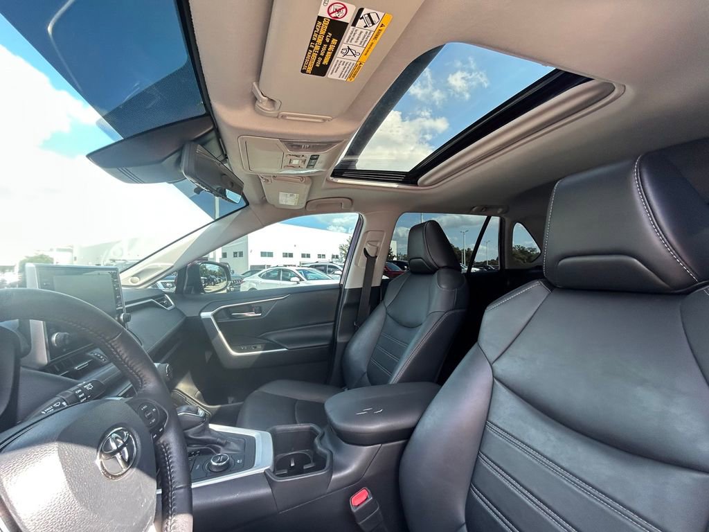Used 2022 Toyota RAV4 XLE Premium AWD/4WD image 12