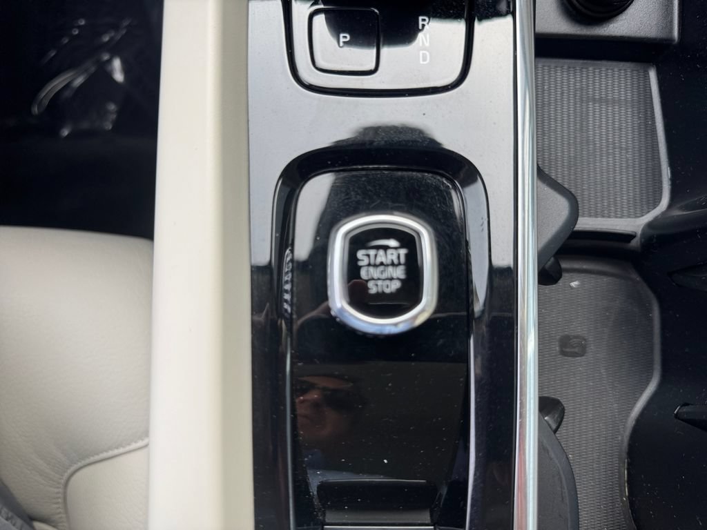 Certified 2023 Volvo XC60 B5 Core w/ Climate Package AWD/4WD image 18