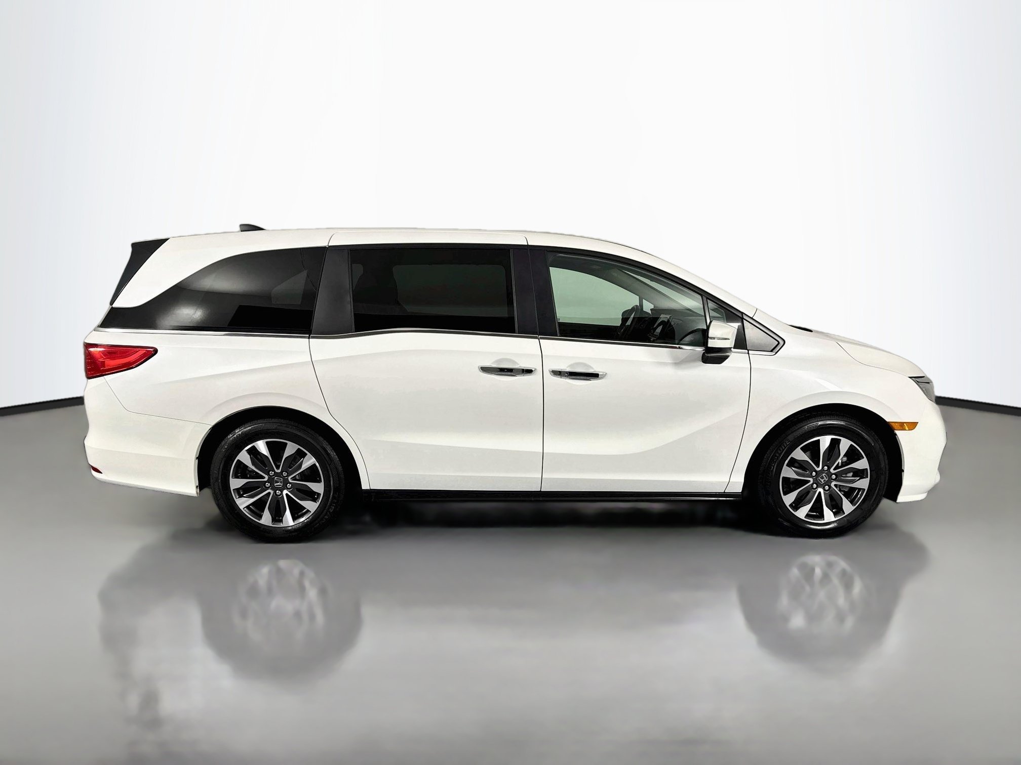 Certified 2024 Honda Odyssey EX-L image 4