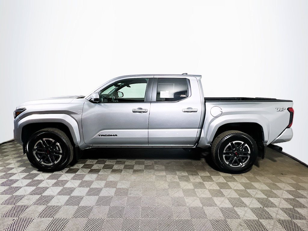 Used 2026 Toyota Tacoma TRD Sport AWD/4WD image 4