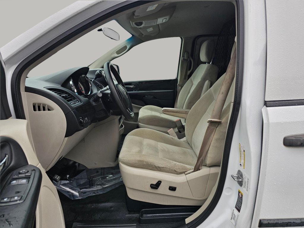 Used 2014 RAM C/V Tradesman FWD image 32