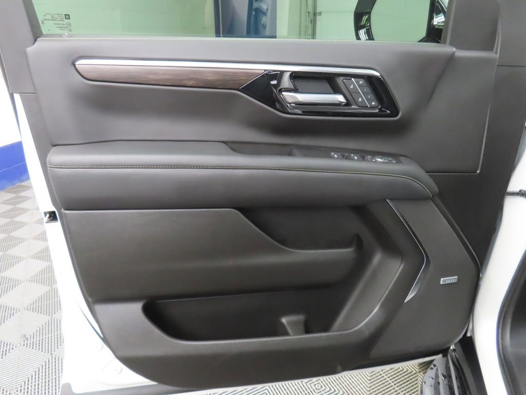 Used 2025 Chevrolet Tahoe Premier w/ Sun And Tow Package AWD/4WD image 70