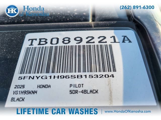 Certified 2025 Honda Pilot Black Edition image 28