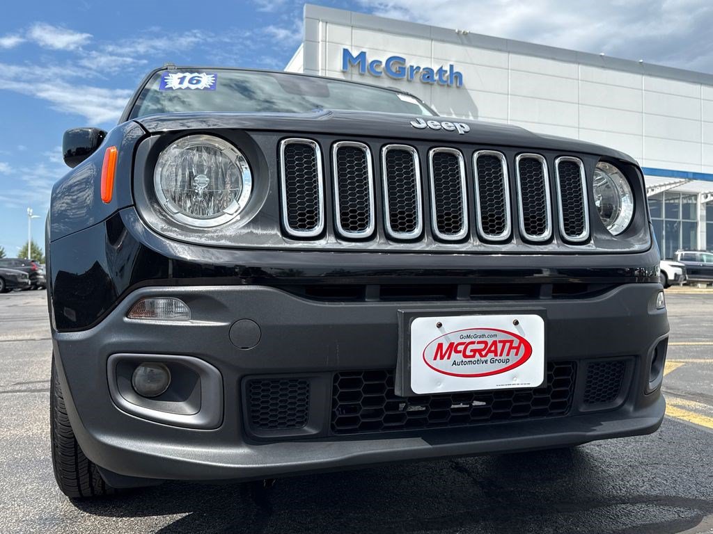 Used 2016 Jeep Renegade Latitude FWD image 13