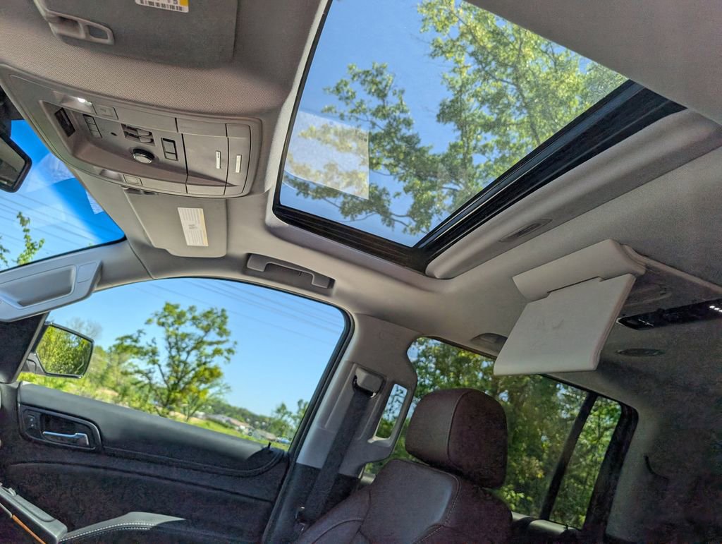 Used 2019 Chevrolet Suburban Premier w/ Premier Plus Edition image 20