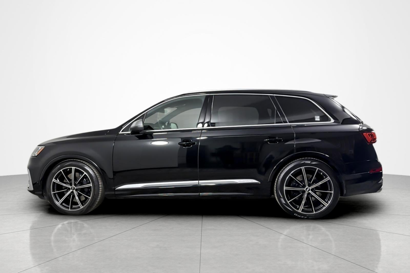 Used 2022 Audi SQ7 Premium Plus w/ SQ7 Executive Package video 2