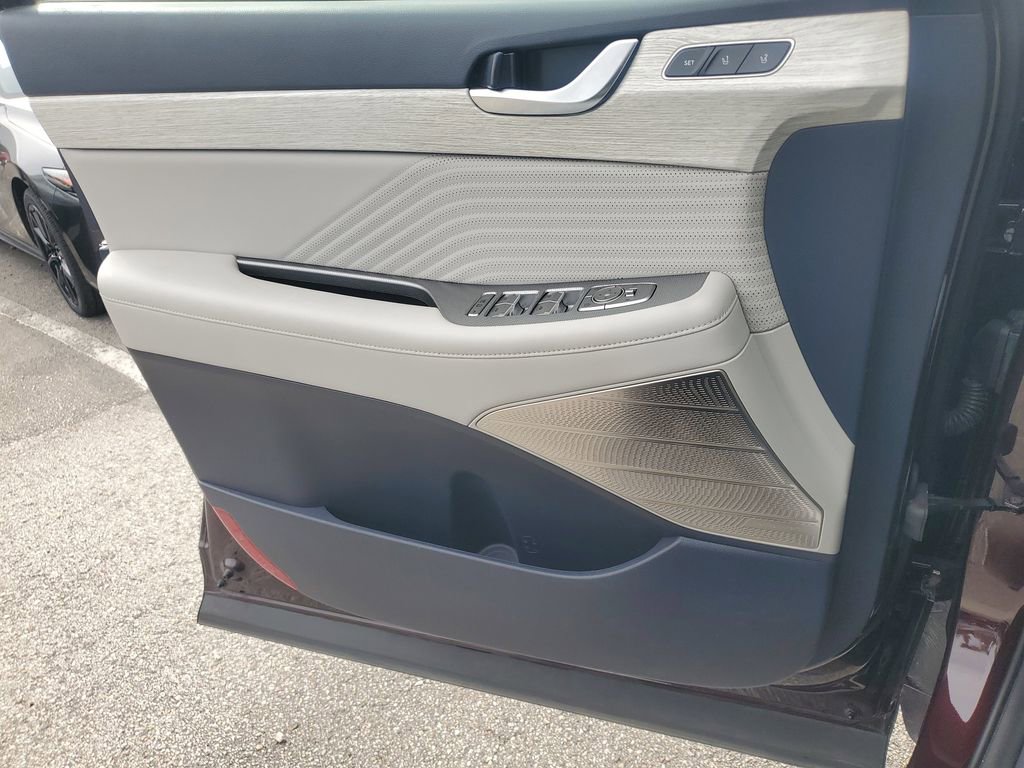 Used 2023 Hyundai Palisade Calligraphy image 21