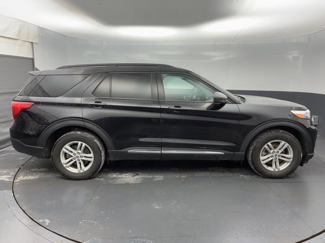 Used 2024 Ford Explorer XLT w/ Equipment Group 202A image 5