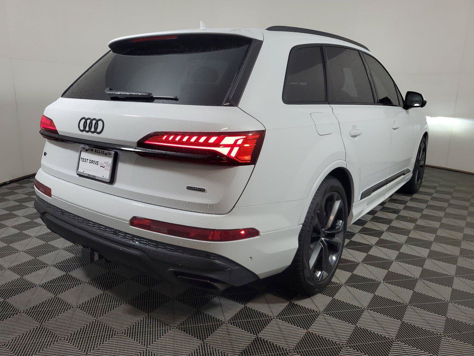 Used 2026 Audi Q7 3.0T Premium Plus w/ Premium Plus Package AWD/4WD image 6