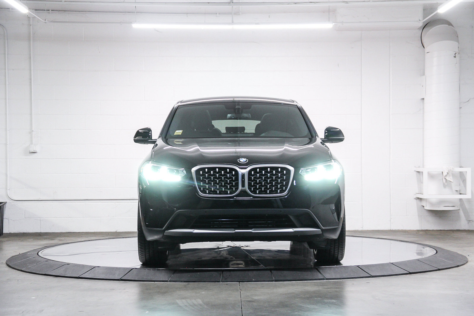 Certified 2023 BMW X4 xDrive30i w/ Parking Assistance Package AWD/4WD video 2