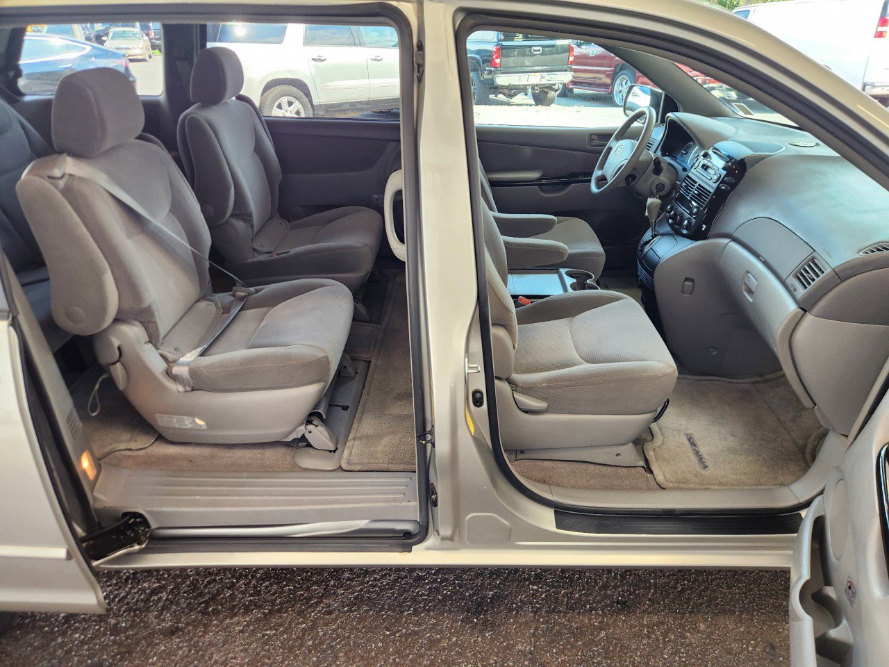Used 2005 Toyota Sienna LE image 14