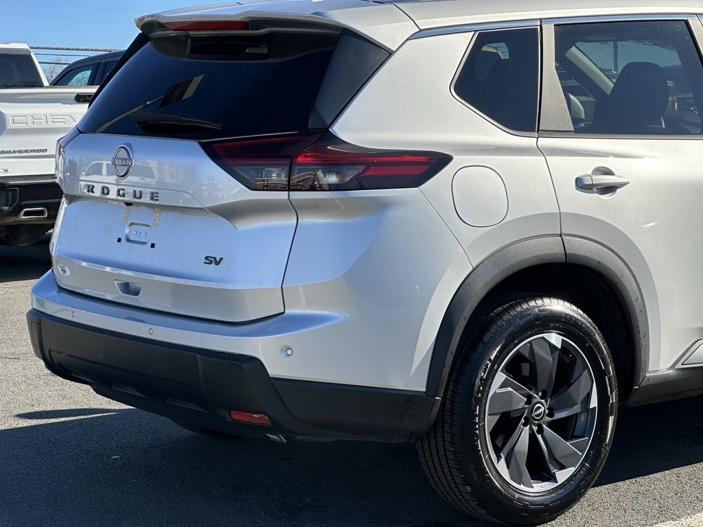 Used 2024 Nissan Rogue SV image 38