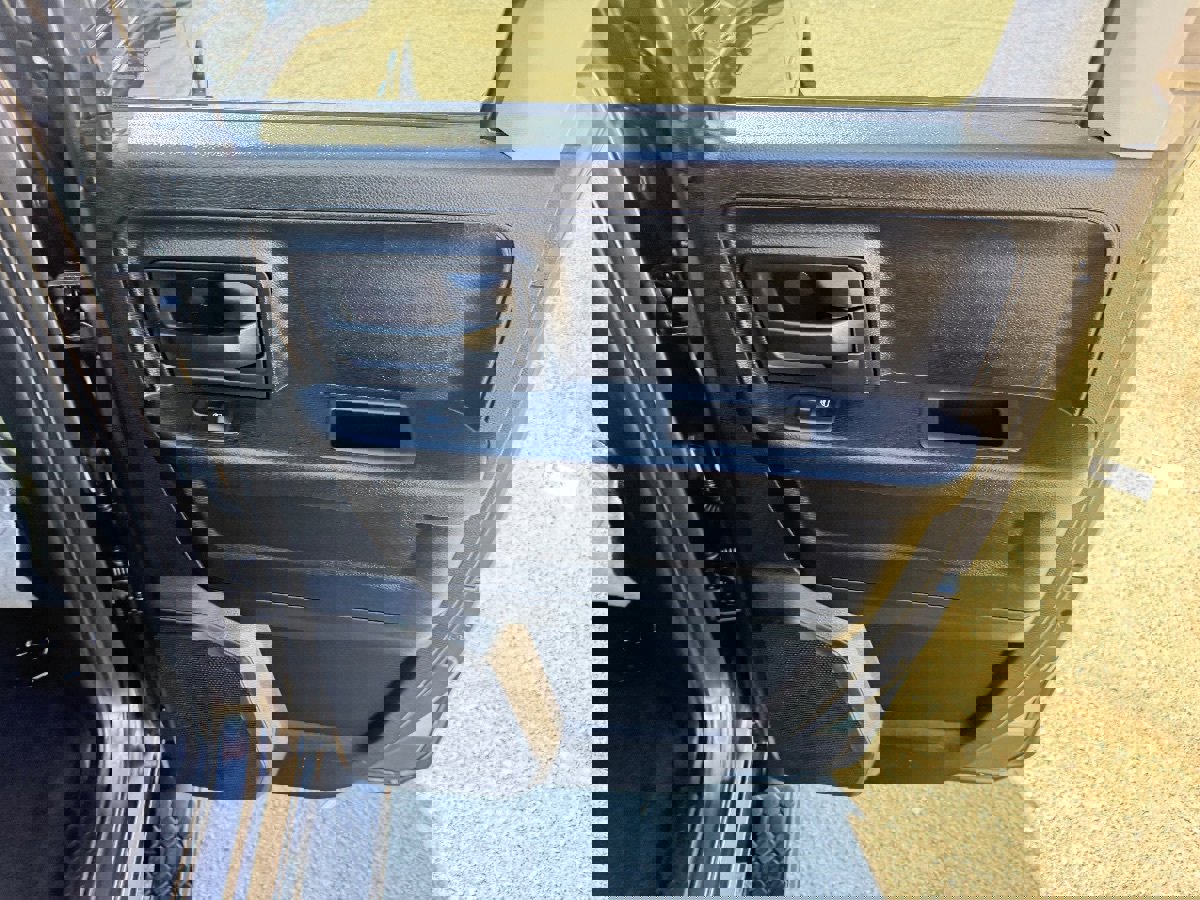 Used 2015 RAM 1500 Express image 19