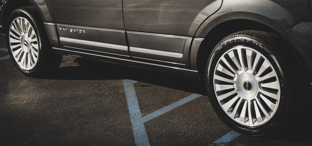 Used 2016 Lincoln Navigator Select image 25