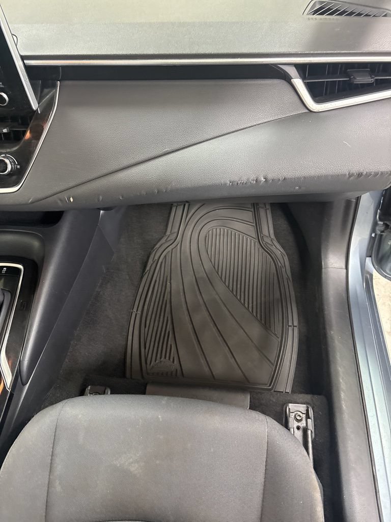 Used 2020 Toyota Corolla LE FWD image 25