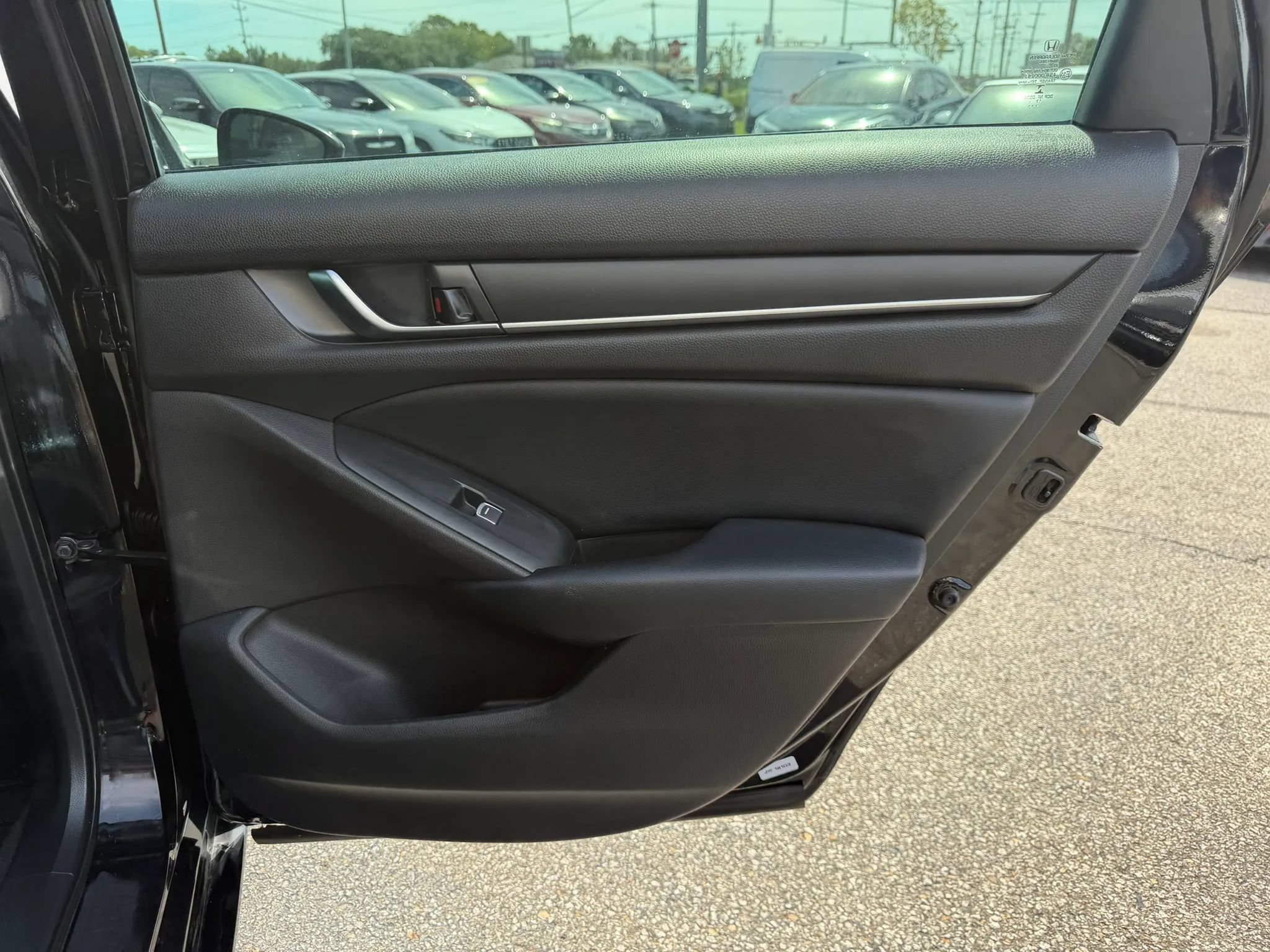 Used 2018 Honda Accord LX image 28
