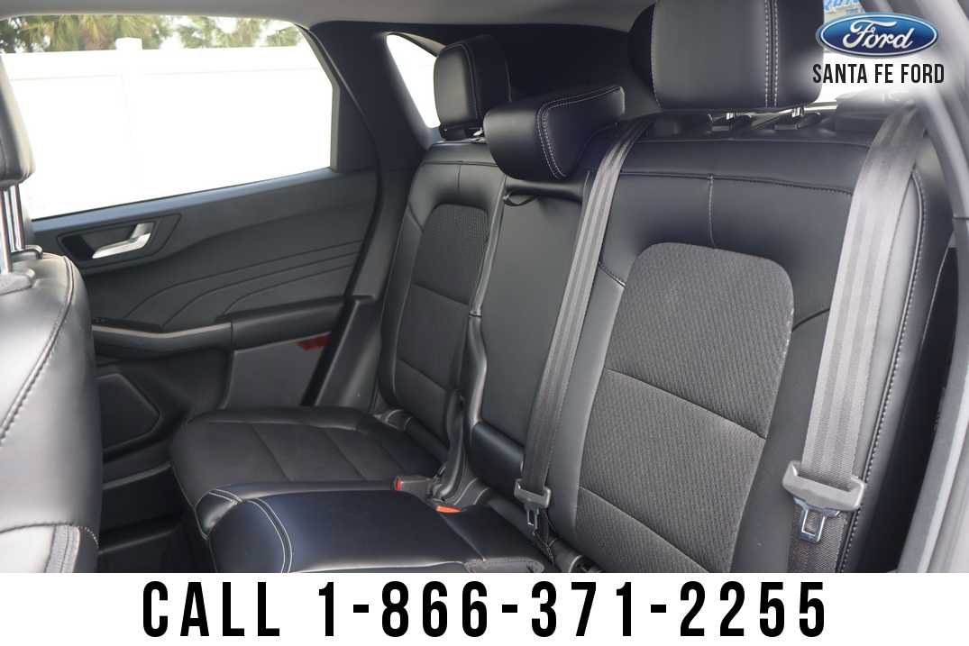 Used 2025 Ford Escape SE FWD image 17