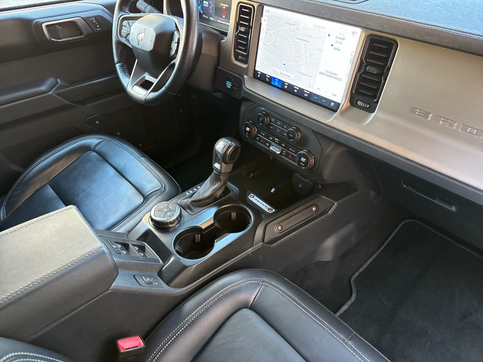Certified 2025 Ford Bronco Outer Banks AWD/4WD image 15