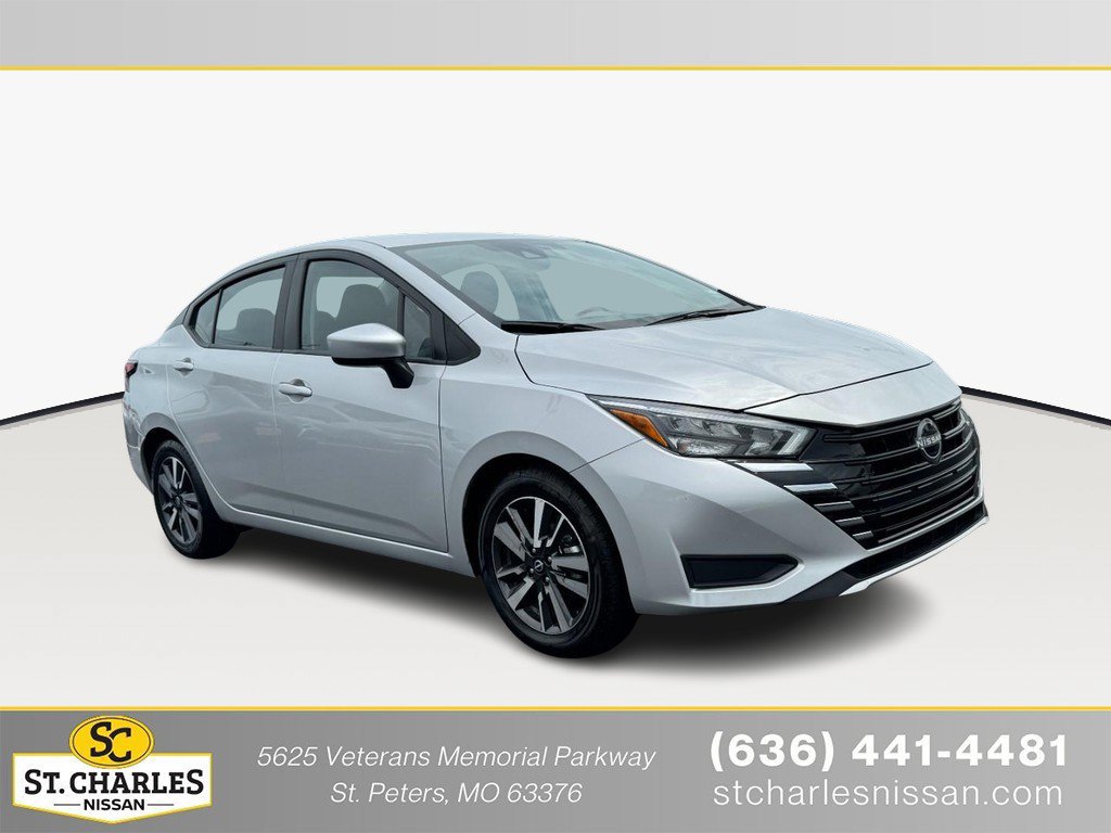 Used 2025 Nissan Versa SV FWD image 1
