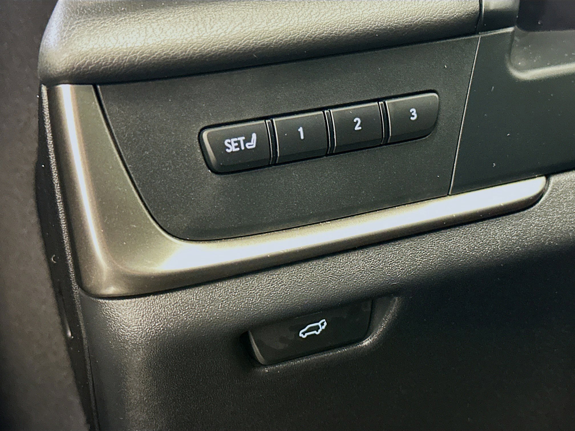 Used 2023 Lexus RZ 450e Premium w/ Accessory Package (2T) image 17