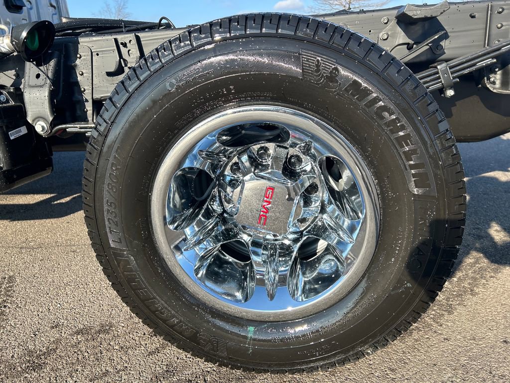 New 2026 GMC Sierra 3500 SLE w/ SLE Convenience Package image 40