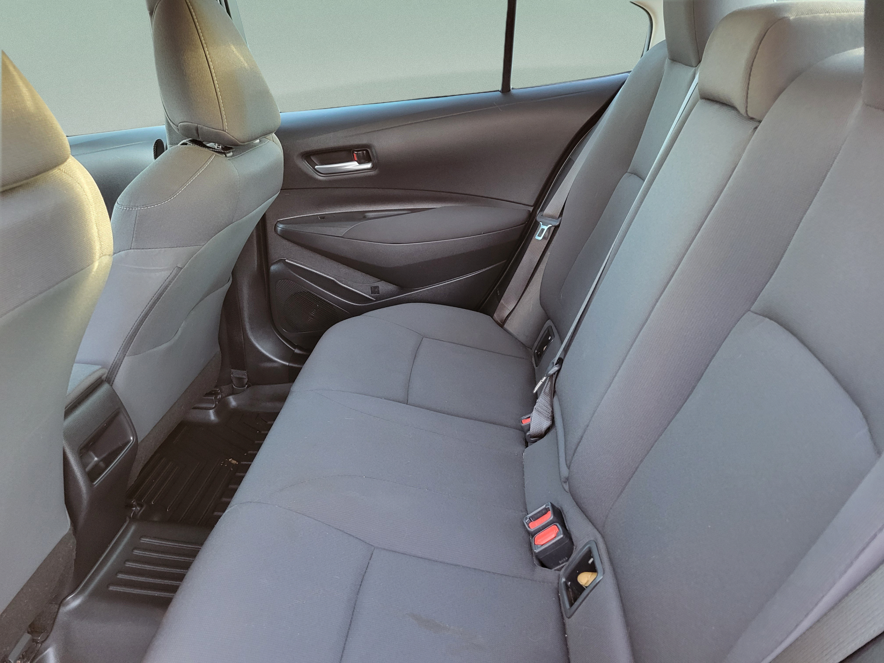 Used 2021 Toyota Corolla LE FWD image 6