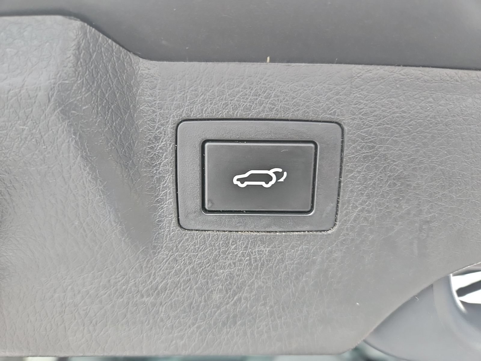 Used 2014 Kia Sorento SX w/ 3rd Row Package FWD image 23