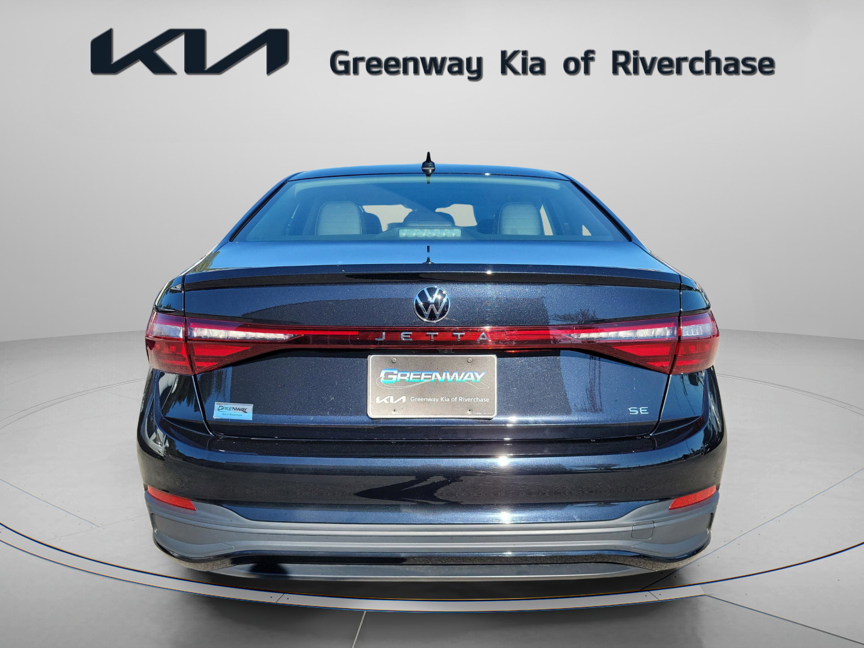 Used 2025 Volkswagen Jetta SE image 5