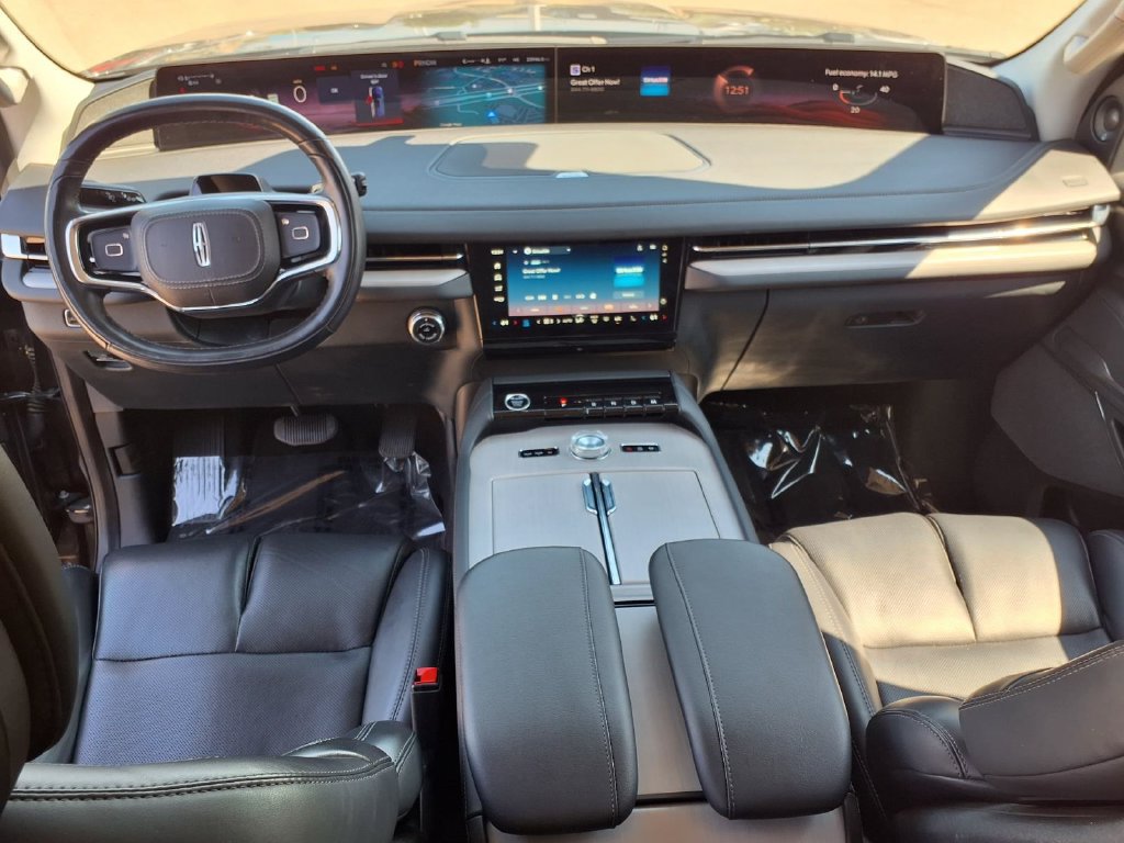Used 2025 Lincoln Navigator Reserve AWD/4WD image 10