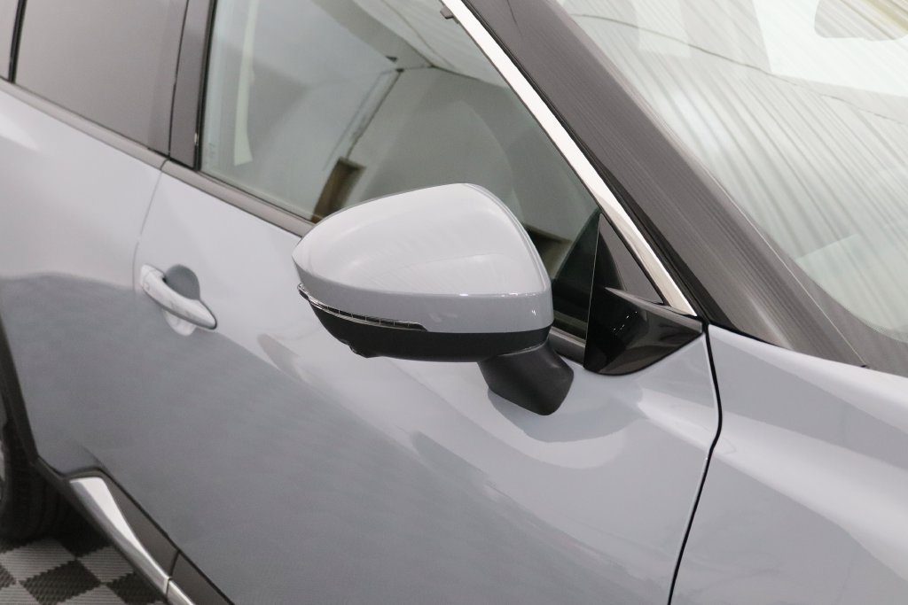 Used 2023 Nissan Rogue SL w/ SL Premium Package AWD/4WD image 9