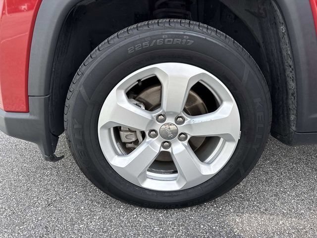 Used 2020 Jeep Compass Latitude FWD image 32
