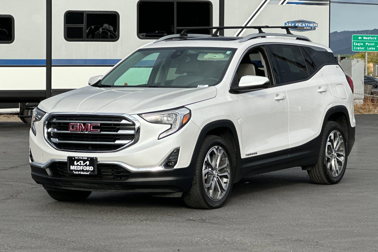 Used 2020 GMC Terrain SLT w/ Preferred Package image 9