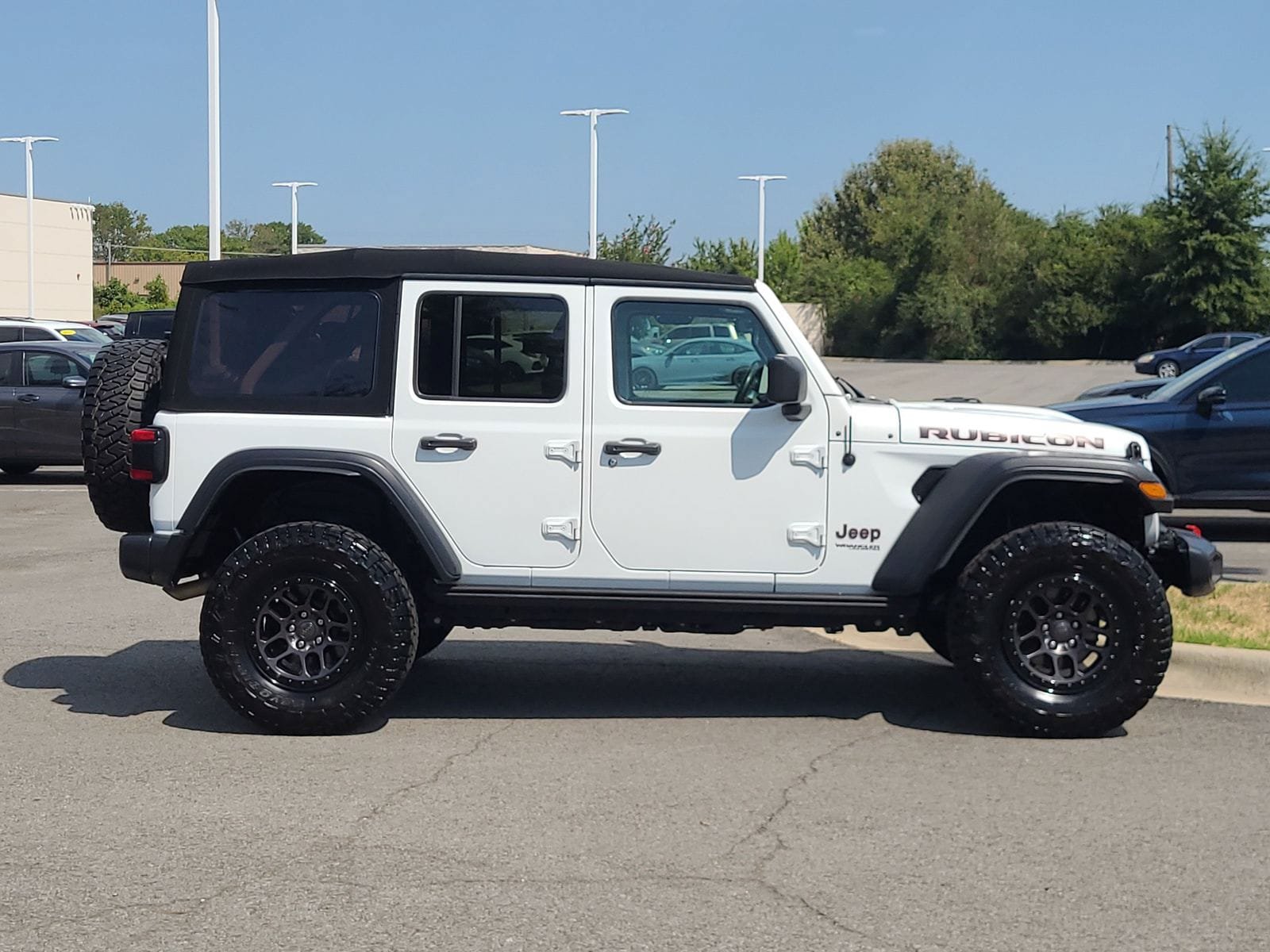 Used 2022 Jeep Wrangler Unlimited Rubicon AWD/4WD image 2