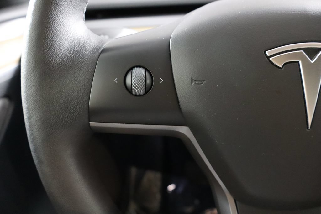 Used 2023 Tesla Model Y Long Range AWD/4WD image 19