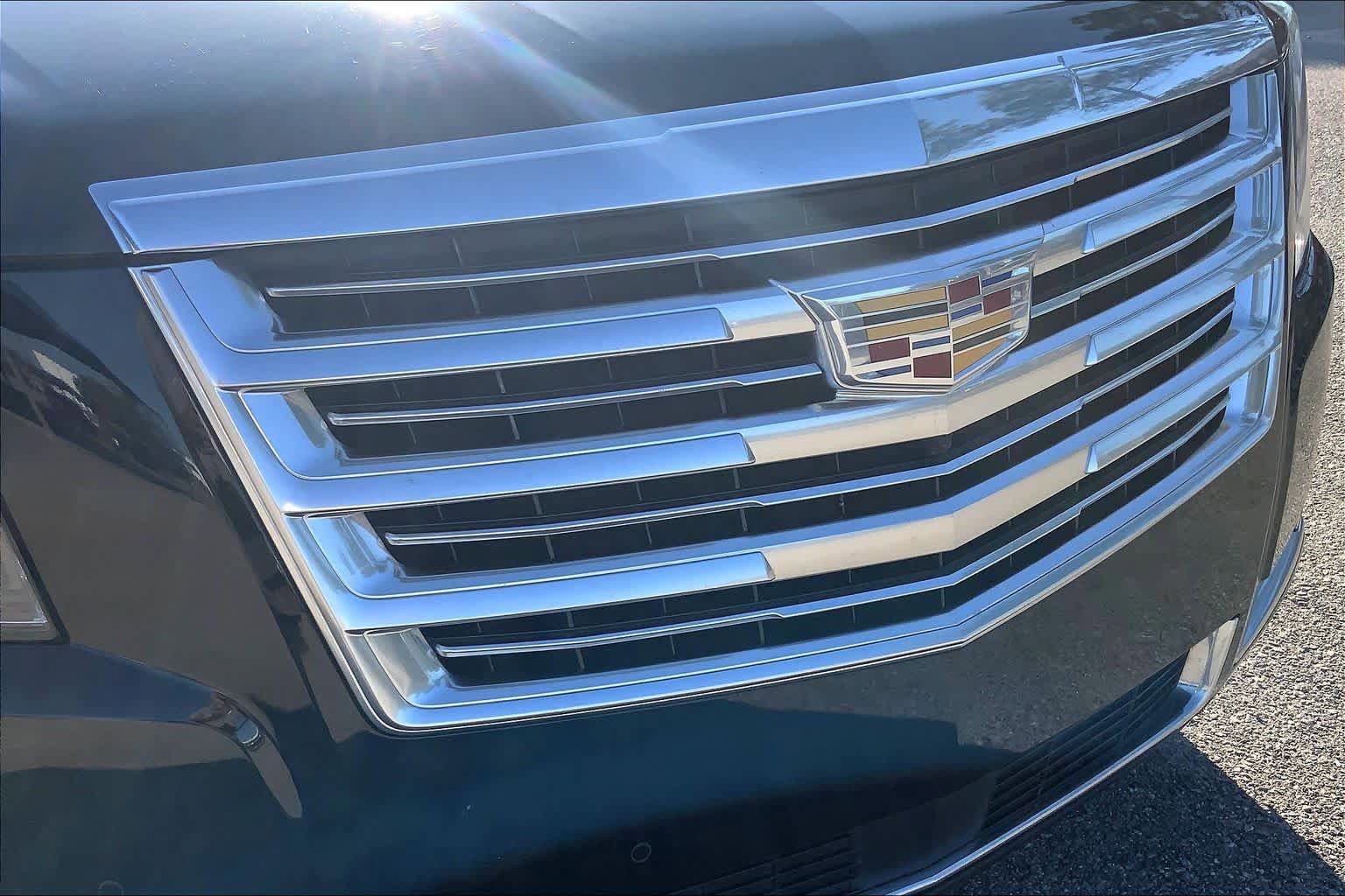 Used 2016 Cadillac Escalade Platinum AWD/4WD image 30