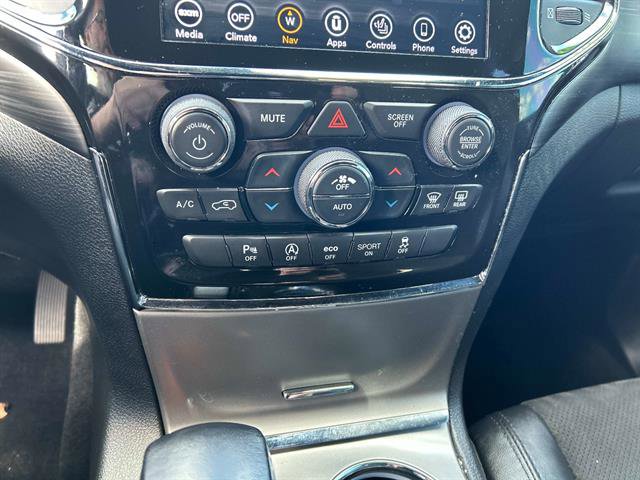 Certified 2022 Jeep Grand Cherokee Laredo X image 28