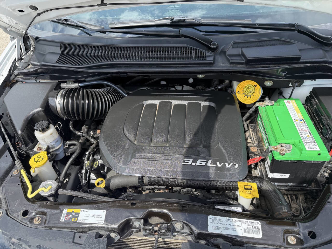 Used 2017 Dodge Grand Caravan SXT w/ Rear Park Assist Package FWD image 12