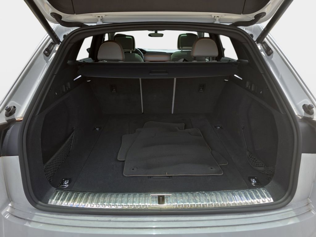 Used 2023 Audi e-tron Chronos w/ Chronos Package image 13