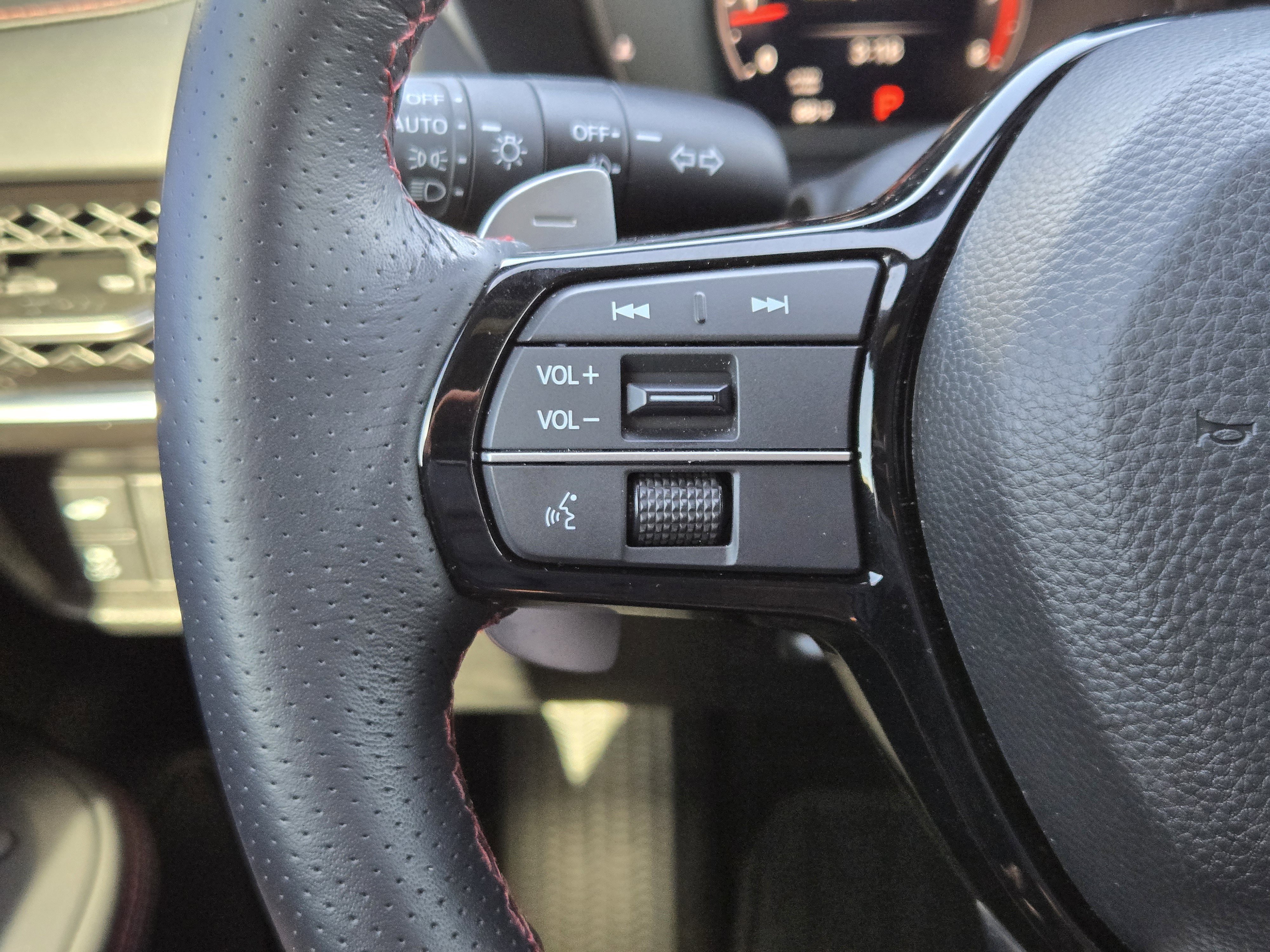 Certified 2025 Acura ADX A-Spec image 36