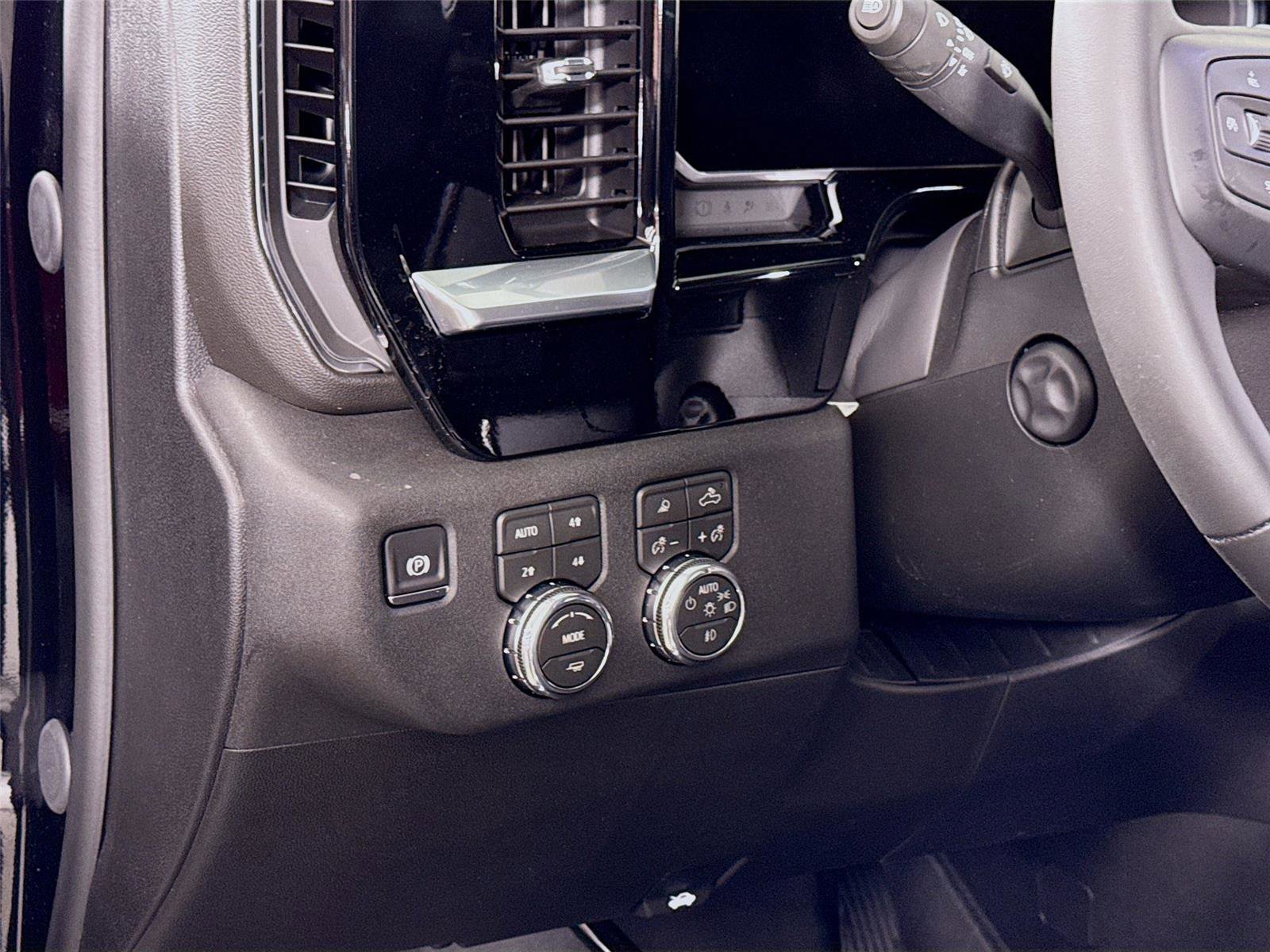 New 2026 GMC Sierra 1500 SLT w/ SLT Premium Plus Package AWD/4WD image 5