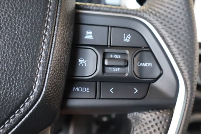 Used 2025 Toyota Tundra Limited AWD/4WD image 22