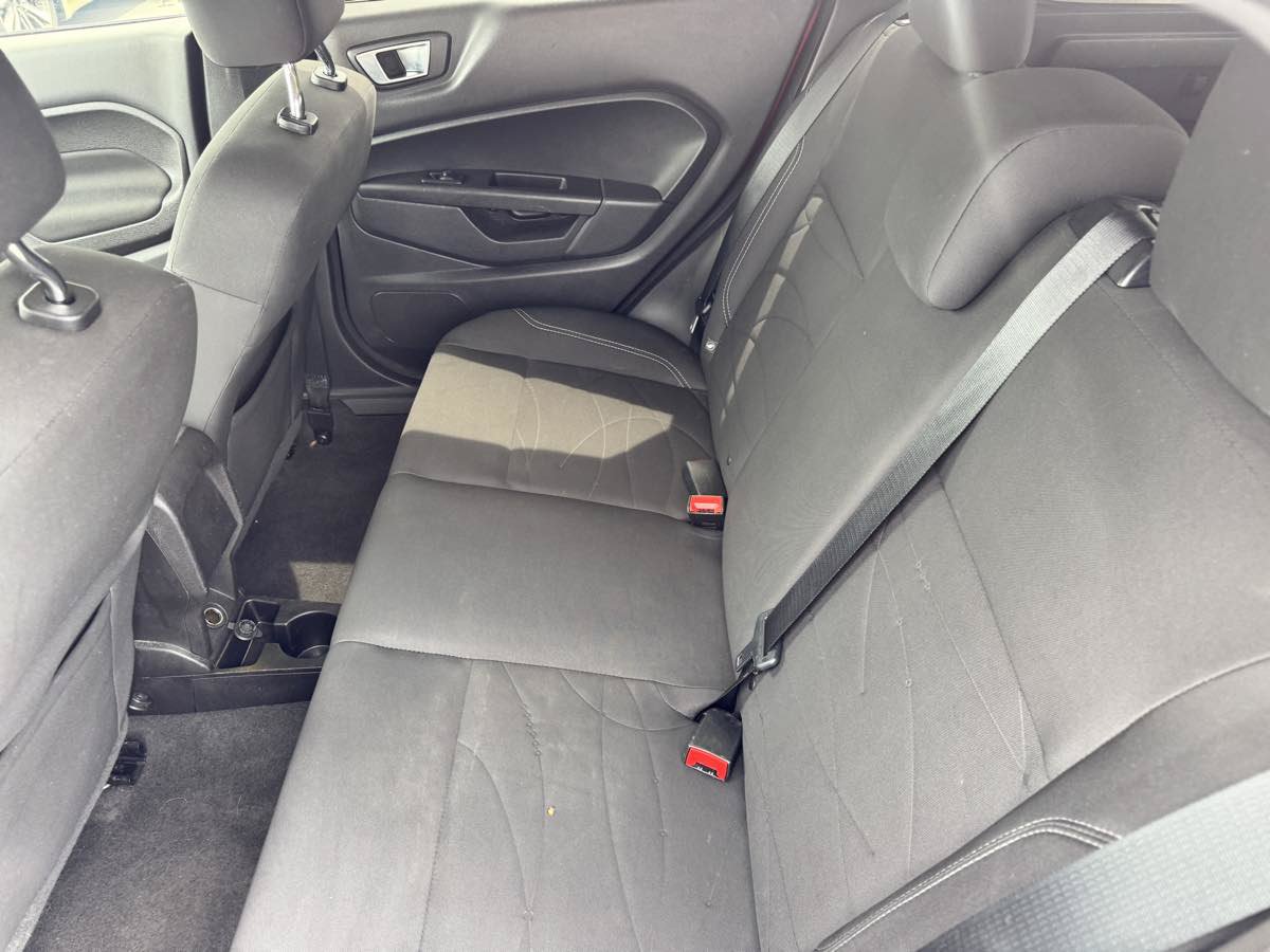 Used 2016 Ford Fiesta SE FWD image 28