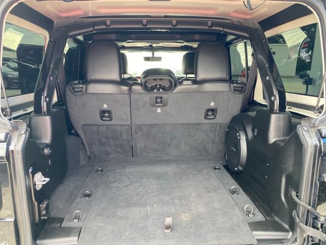 Used 2023 Jeep Wrangler Unlimited Rubicon w/ Cold Weather Group AWD/4WD image 38