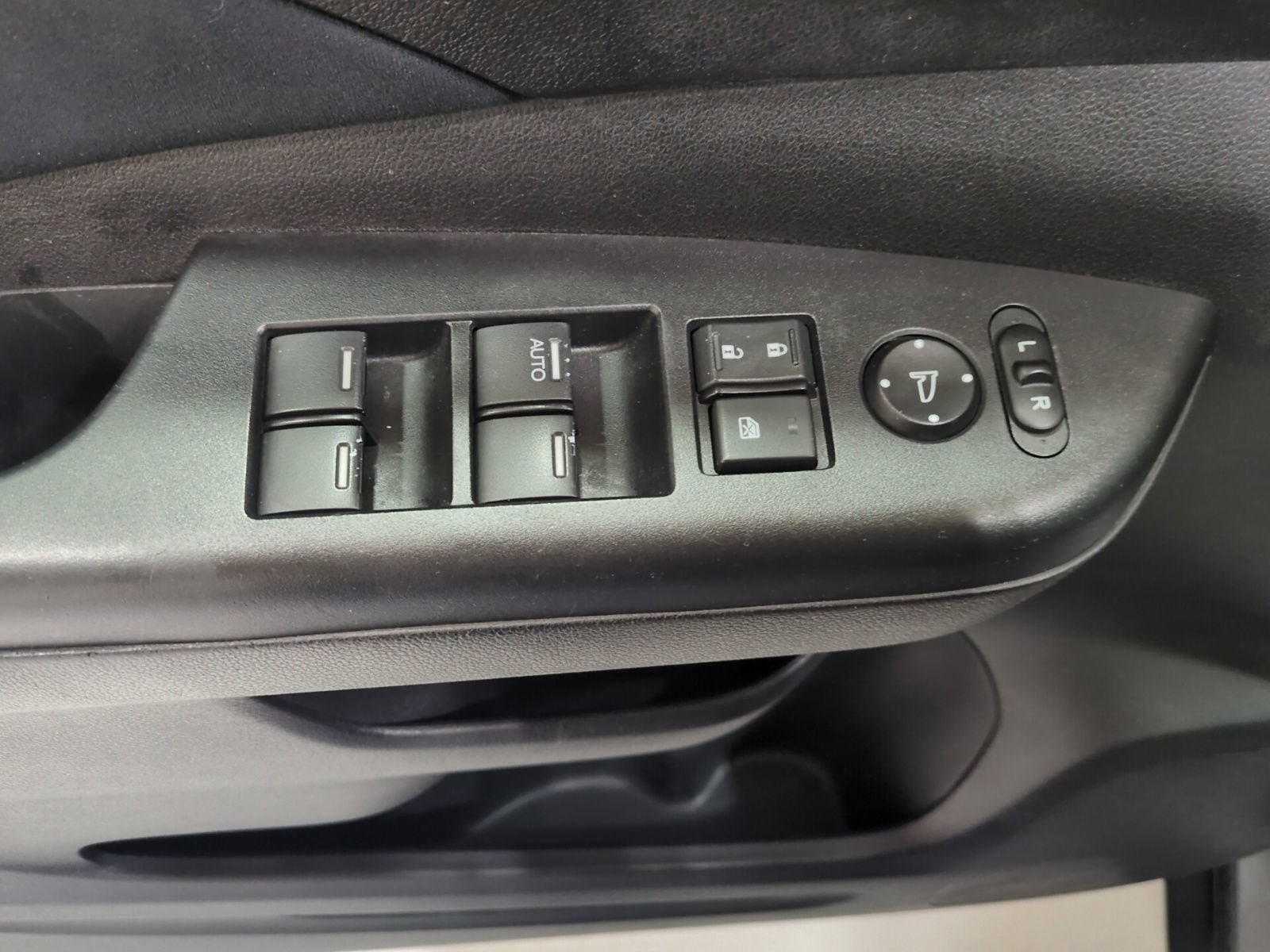 Used 2012 Honda CR-V EX image 16
