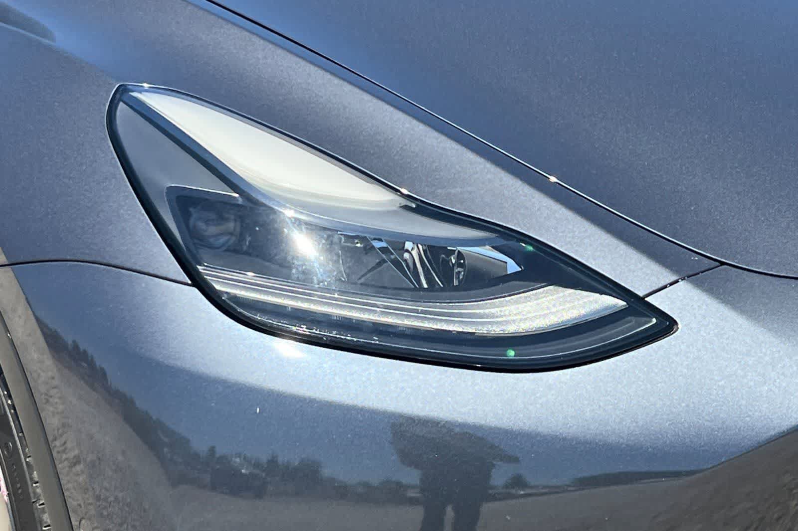 Used 2022 Tesla Model Y Performance AWD/4WD image 32
