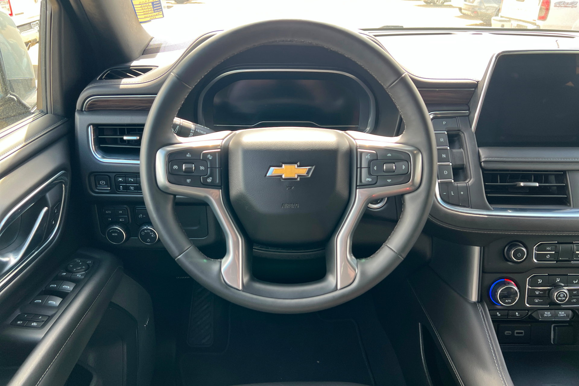 Used 2023 Chevrolet Tahoe LT w/ Luxury Package image 13