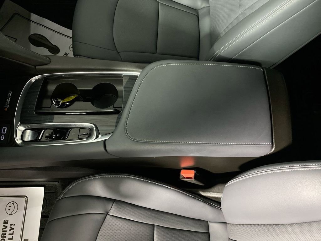 Certified 2023 Buick Enclave Essence image 20
