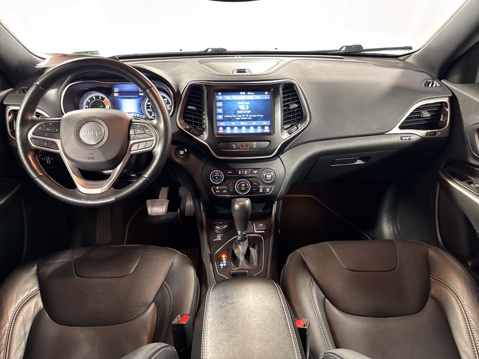 Used 2021 Jeep Cherokee Latitude Lux 80th Anniv w/ Quick Order Package 26U 80TH AWD/4WD image 4