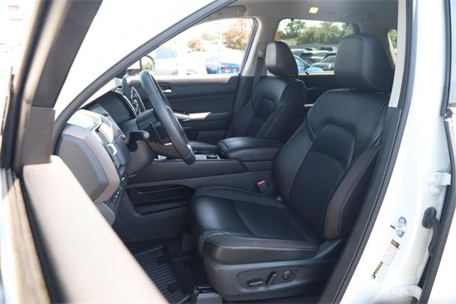 Certified 2024 Nissan Pathfinder SL image 10